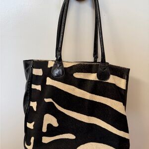 Elegant Black and Cream Zebra Tote